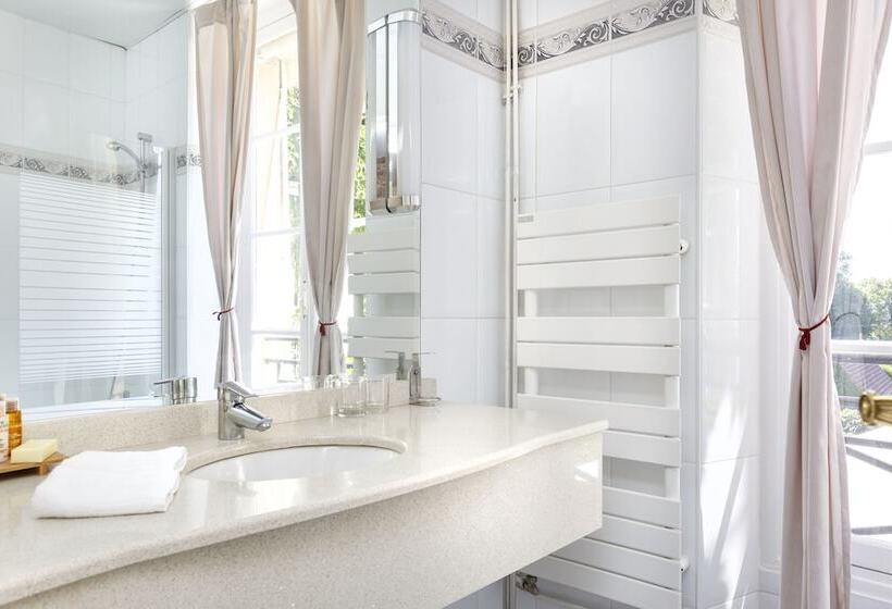 חדר סופריור, Château De Sancy