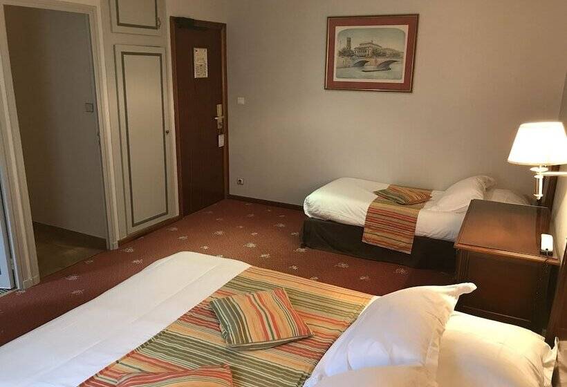 חדר סטנדרט לשלושה, Château De Sancy