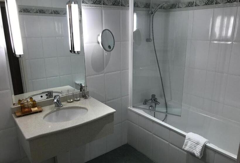 חדר סופריור, Château De Sancy