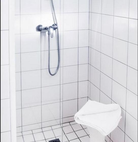 اتاق استاندارد, College