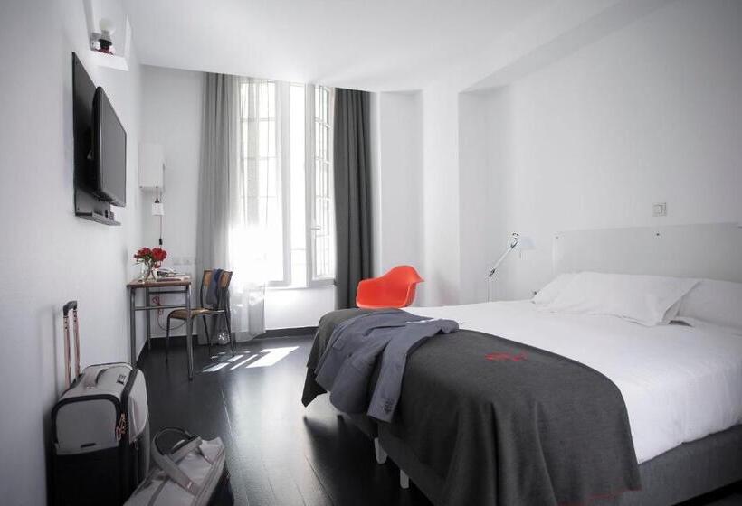 اتاق استاندارد, College