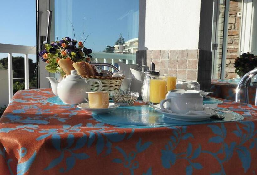 اتاق استاندارد با چشم‌انداز دریا, Cyrnea