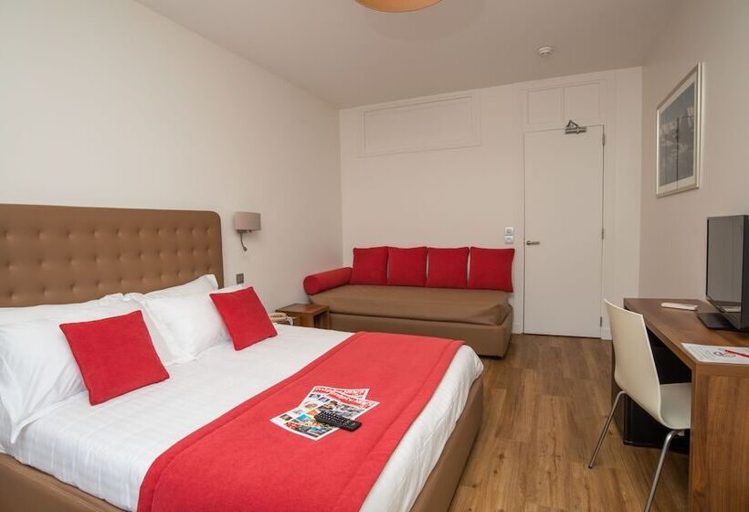 수피리어 트리플 룸, De France