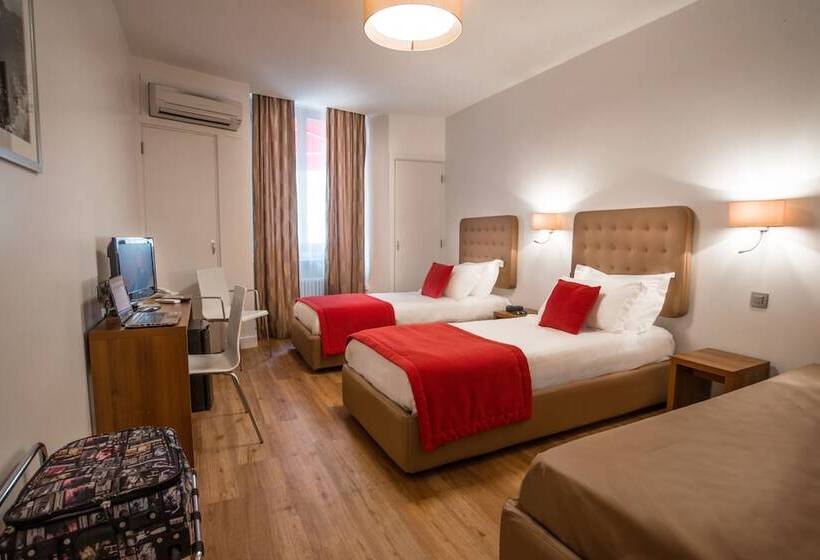 수피리어 트리플 룸, De France