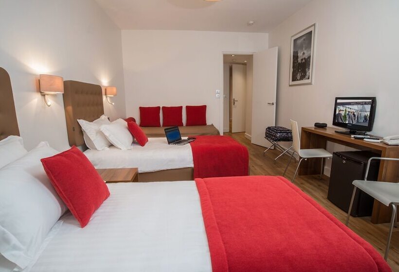 수피리어 트리플 룸, De France