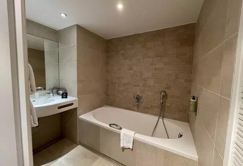 اتاق استاندارد, Hôtel France Et Chateaubriand
