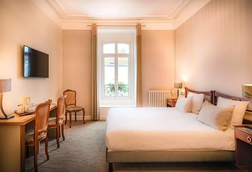 اتاق استاندارد سه نفره, Hôtel France Et Chateaubriand