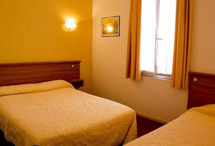 Habitación Triple Estándar, De L Opéra