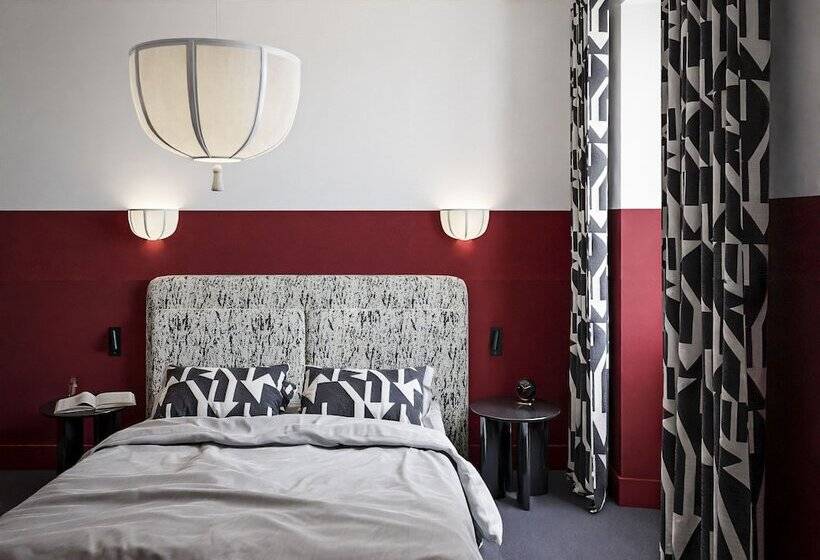 اتاق استاندارد, De La Poste