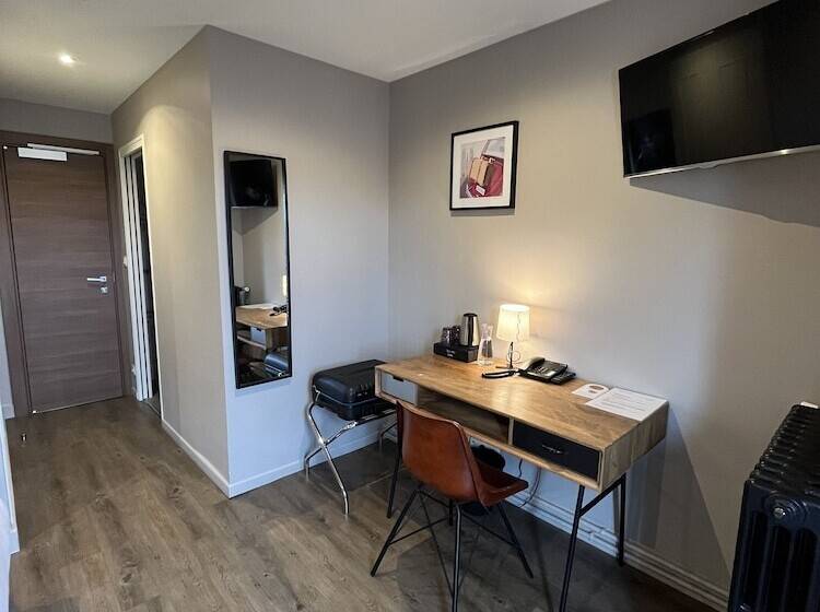 コンフォートルーム, Des Cedres