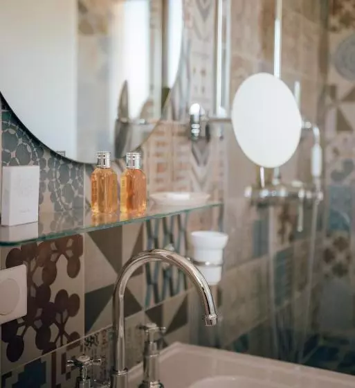 سوییت جونیور با چشمانداز دریا, Ermitage De L Oasis & Spa Cannes Mandelieu