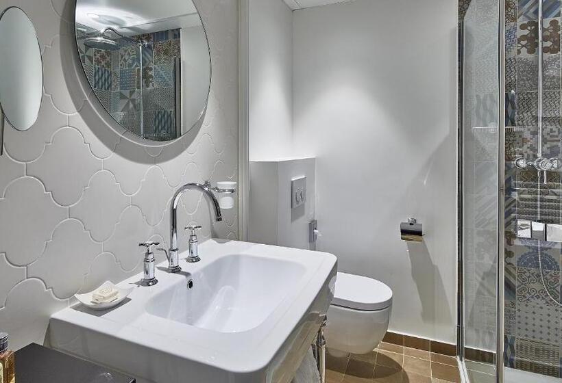 オーシャンビュージュニアスイート, Ermitage De L Oasis & Spa  Cannes Mandelieu