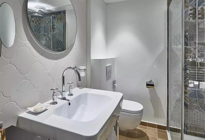 سوییت جونیور با چشمانداز دریا, Ermitage De L Oasis & Spa Cannes Mandelieu