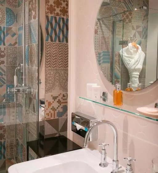 اتاق لوکس با بالکن و چشمانداز دریا, Ermitage De L Oasis & Spa Cannes Mandelieu