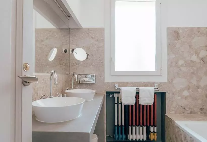 اتاق لوکس با بالکن و چشمانداز دریا, Ermitage De L Oasis & Spa Cannes Mandelieu