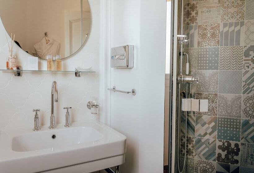 オーシャンビューデラックスルームバルコニー付き, Ermitage De L Oasis & Spa  Cannes Mandelieu