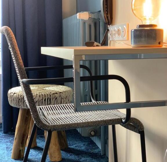 Superior room with lake view, Hôtel Beauregard, The Originals Relais