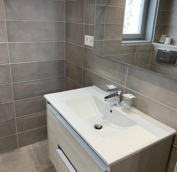 Superior room with lake view, Hôtel Beauregard, The Originals Relais