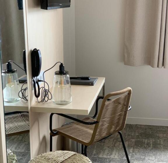 Superior room with lake view, Hôtel Beauregard, The Originals Relais