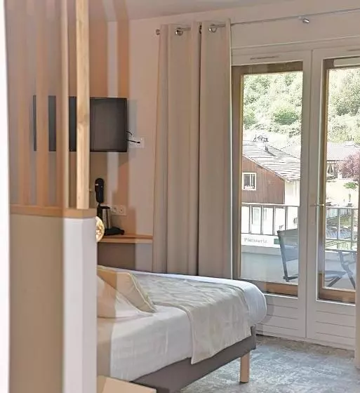 景色の見えるスーペリアルーム, Hôtel Beauregard, The Originals Relais