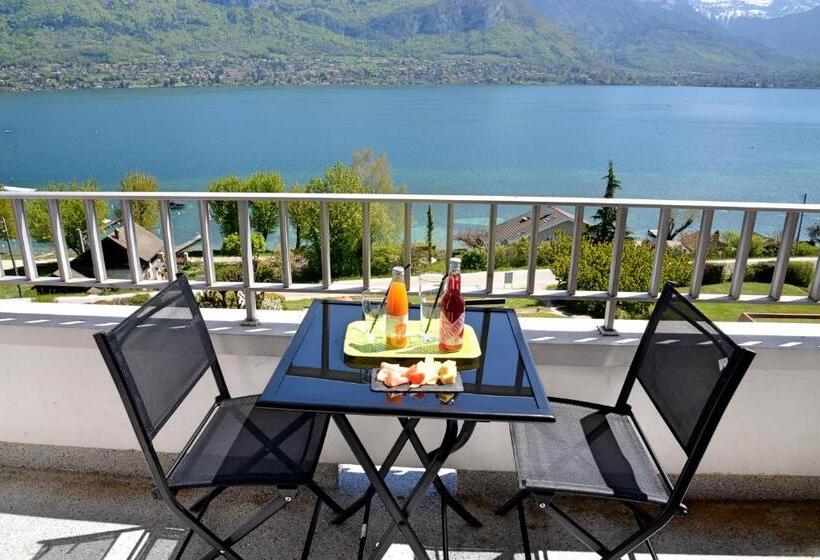 חדר דלוקס עם מרפסת, Hôtel Beauregard, The Originals Relais