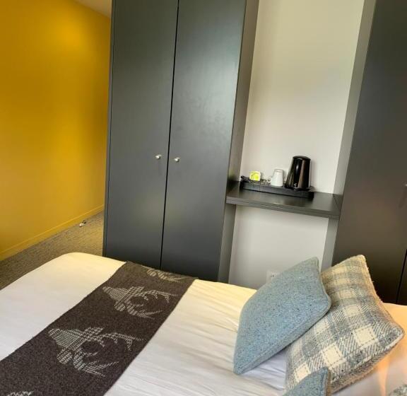 Superior room with lake view, Hôtel Beauregard, The Originals Relais