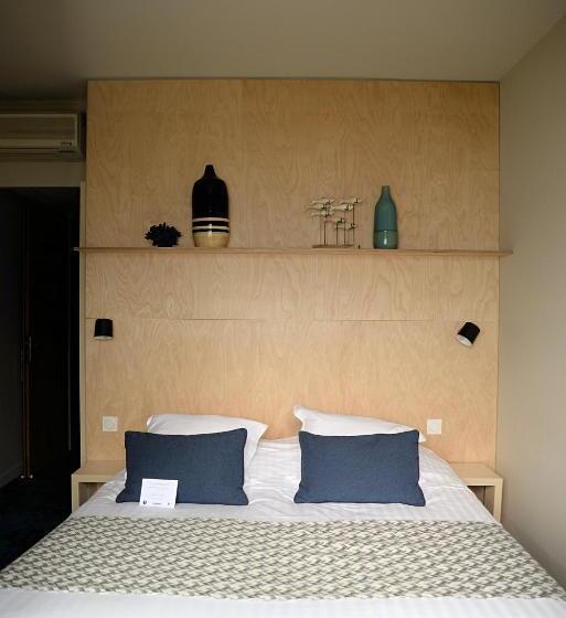 Superior room with lake view, Hôtel Beauregard, The Originals Relais