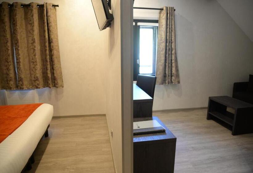 חדר משפתחתי סופריור, Hôtel Beauregard, The Originals Relais