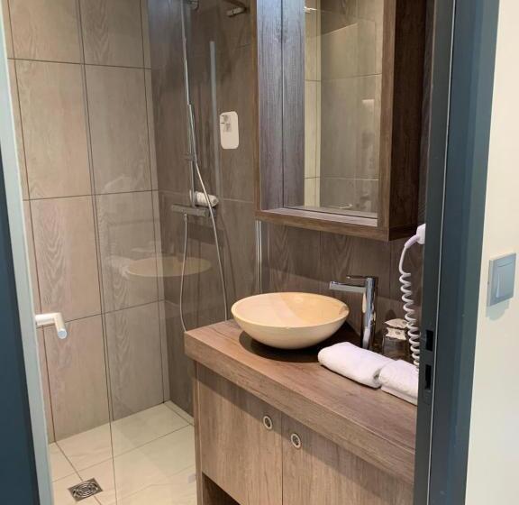 חדר משפתחתי סופריור, Hôtel Beauregard, The Originals Relais