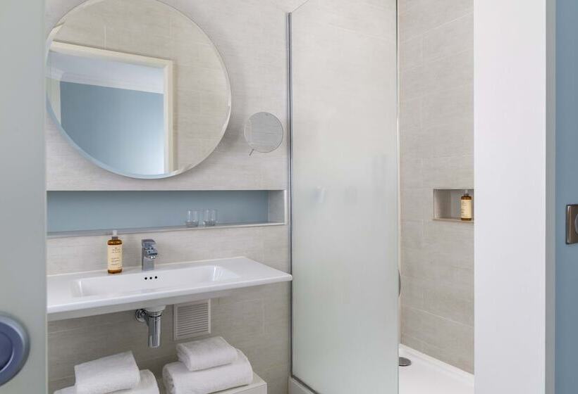 اتاق کلاسیک, Hôtel De Banville