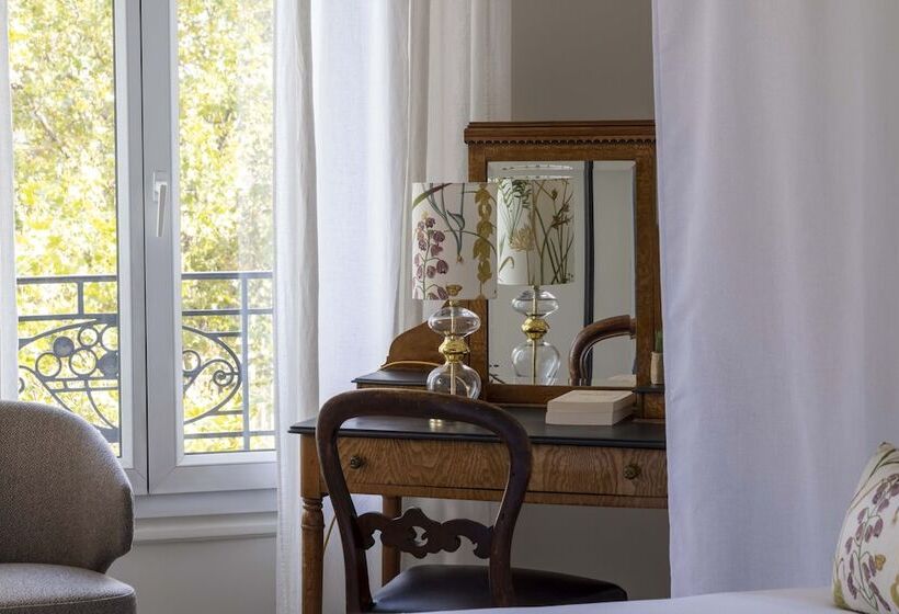 اتاق کلاسیک, Hôtel De Banville