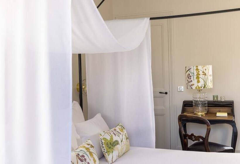 اتاق کلاسیک, Hôtel De Banville