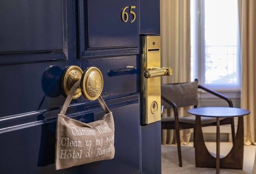 اتاق کلاسیک, Hôtel De Banville