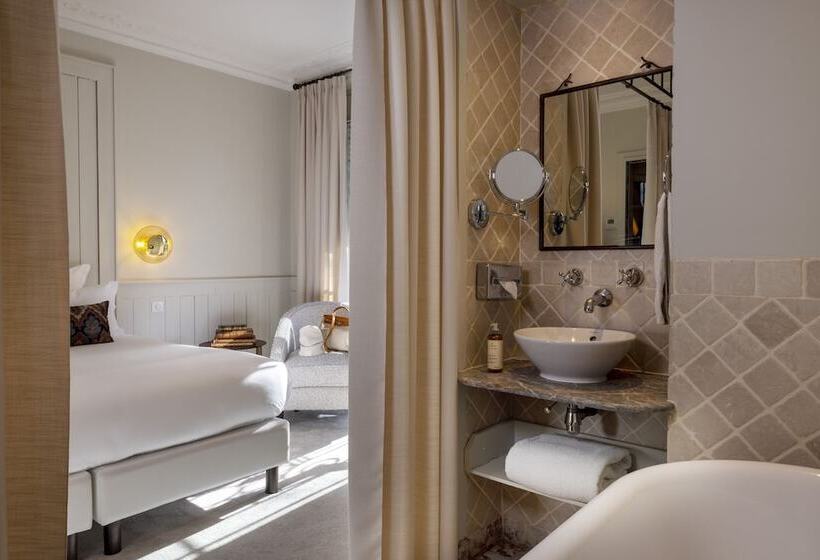 اتاق لوکس, Hôtel De Banville