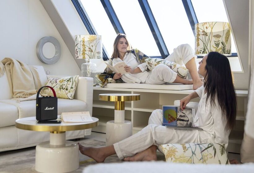 سوییت, Hôtel De Banville