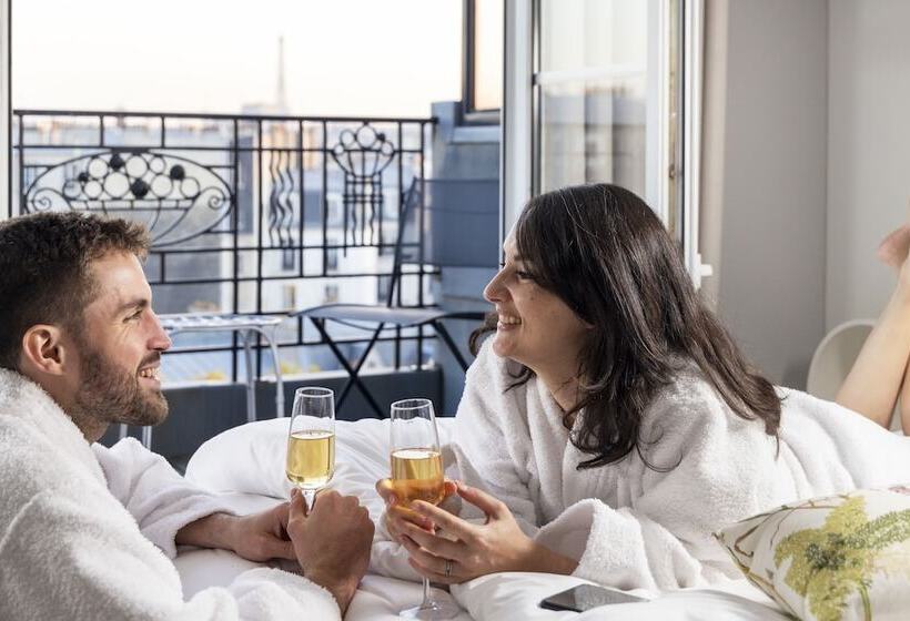 اتاق لوکس با چشمانداز, Hôtel De Banville