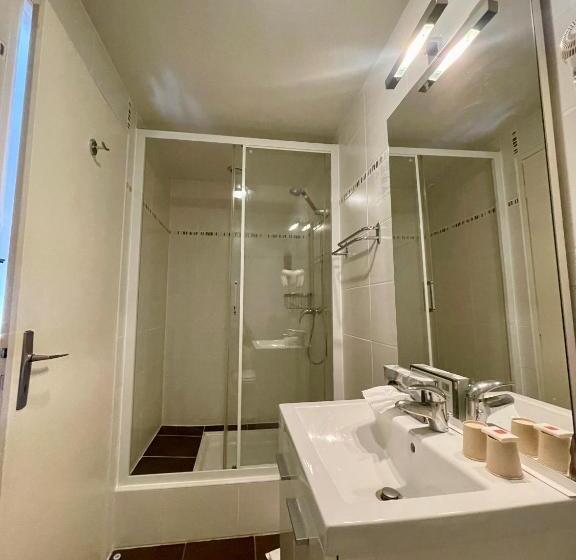 Номер Стандарт, Hôtel De France