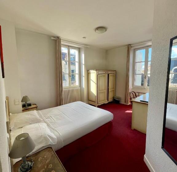 Номер Стандарт, Hôtel De France