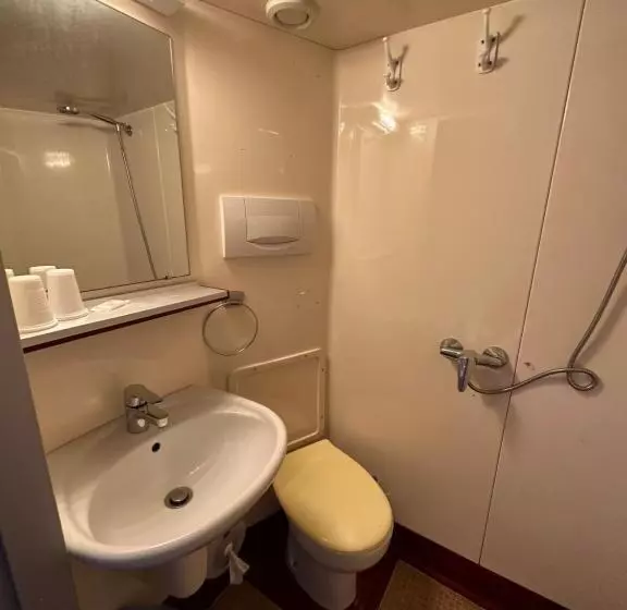 ファミリールーム, Hôtel De Nantes