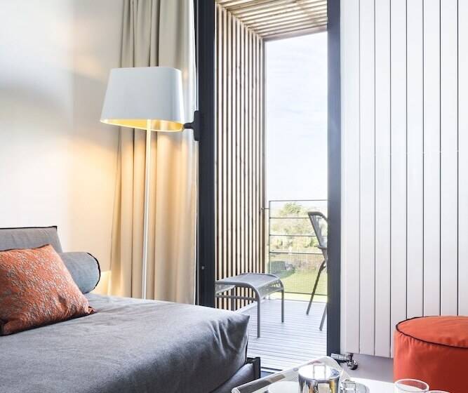 주니어 스위트, La Butte