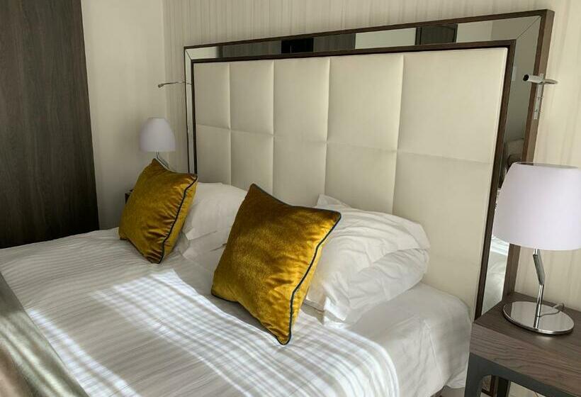 اتاق کلاسیک, Le Canberra