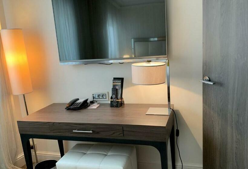 اتاق کلاسیک, Le Canberra