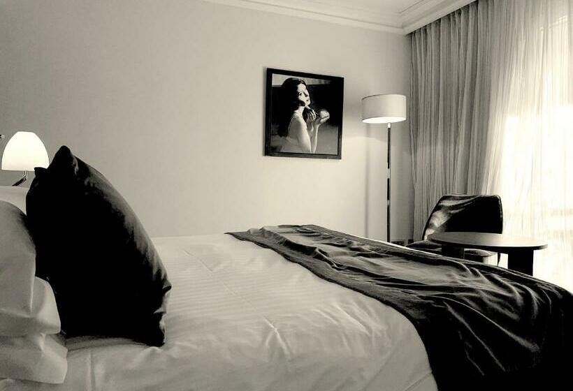 سوئیت جونیور با چشمانداز باغ, Le Canberra