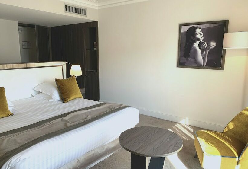 سوئیت جونیور با چشمانداز باغ, Le Canberra