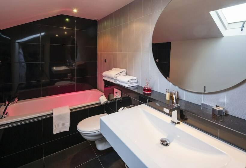 سوئیت جونیور با چشمانداز باغ, Le Canberra