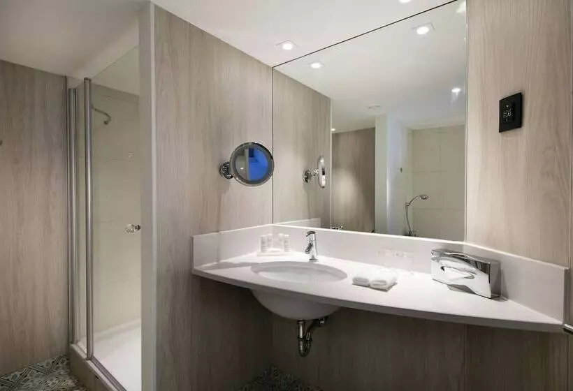 Juniorsviitti Vuoristonäkymä, Radisson Blu Hotel Nice