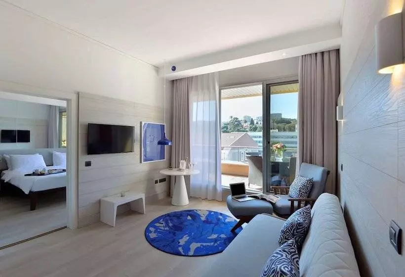 Juniorsviitti Vuoristonäkymä, Radisson Blu Hotel Nice