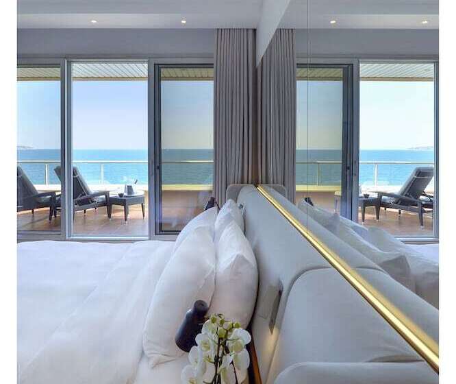 オーシャンビューのプレミアムルーム。, Radisson Blu Hotel Nice