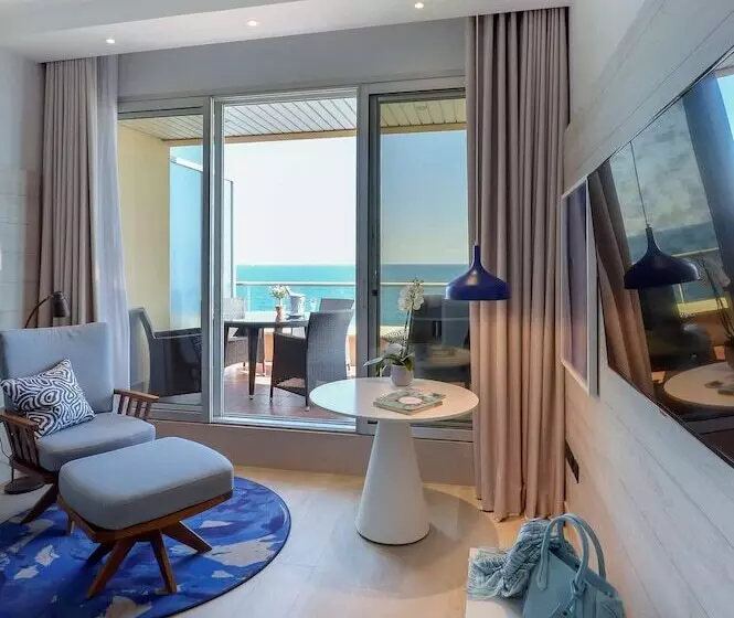 Sviitti Merinäkymä, Radisson Blu Hotel Nice