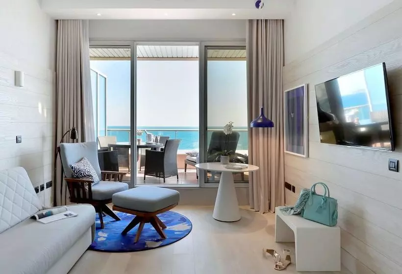 Sviitti Merinäkymä, Radisson Blu Hotel Nice